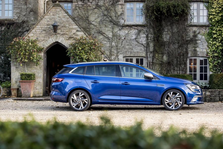  Renault Megane Estate GT 2016 года  (UK) (фото 24 из 30)